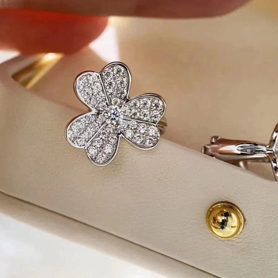 [Regal Jewels]CLOVER COMOS DIAMOND EARRINGS SILVER
