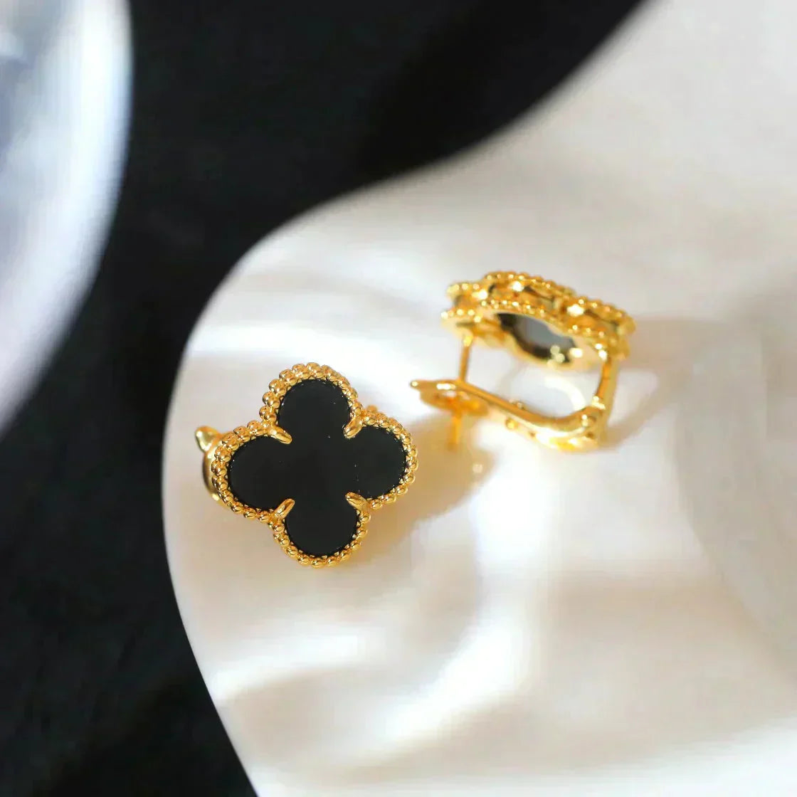 [Regal Jewels]CLOVER MEDIUM 1 MOTIFS  ONYX STUD EARRINGS
