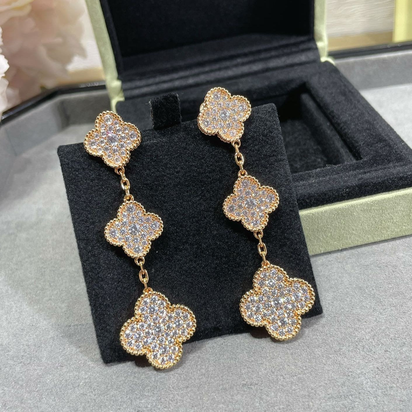 [Regal Jewels]CLOVER 3 MOTIFS DIAMOND PAVED ROSE GOLD EARRINGS