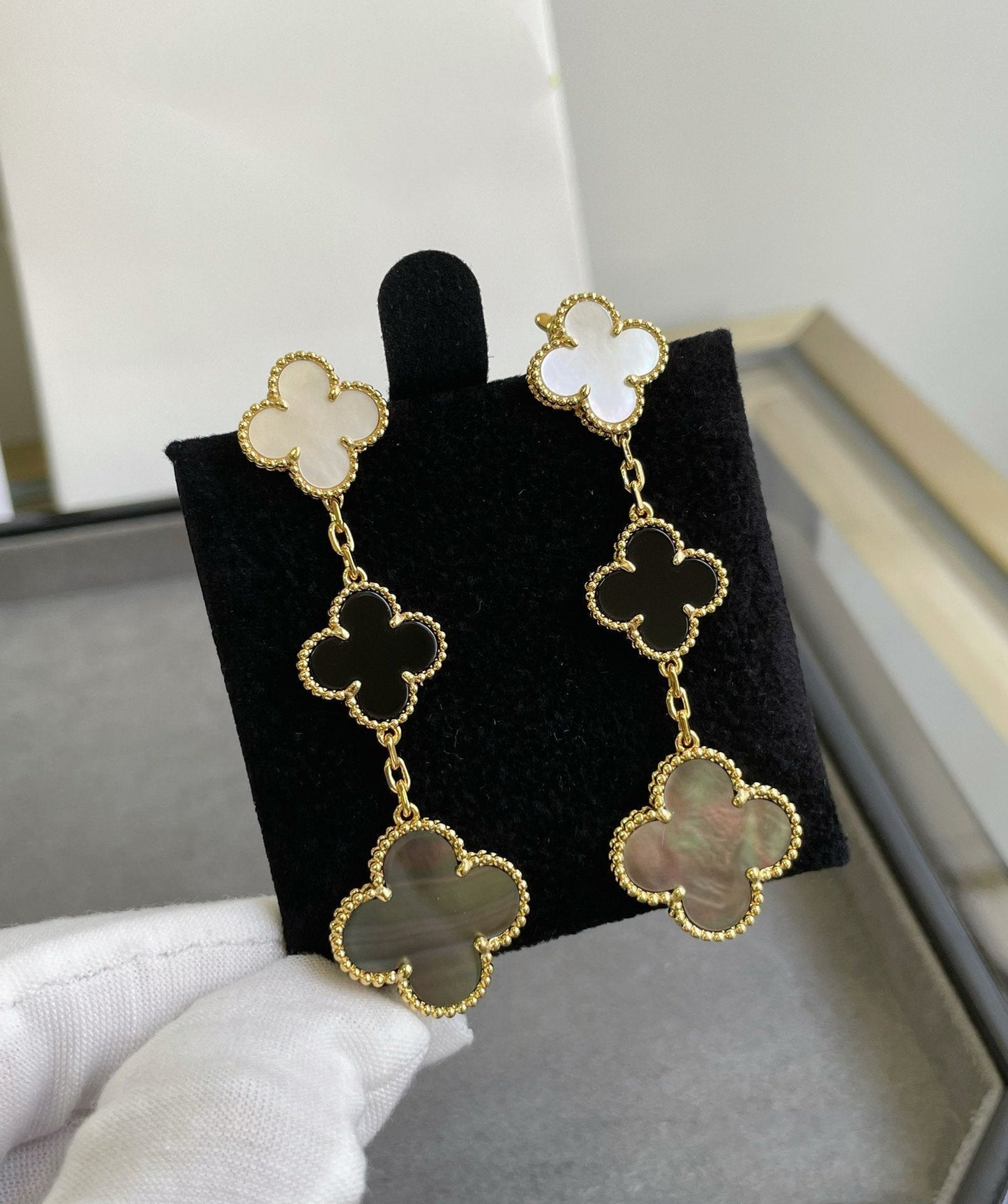[Regal Jewels]CLOVER 3 MOTIF MOP ONYX DARK MOP PINK GOLD EARRINGS
