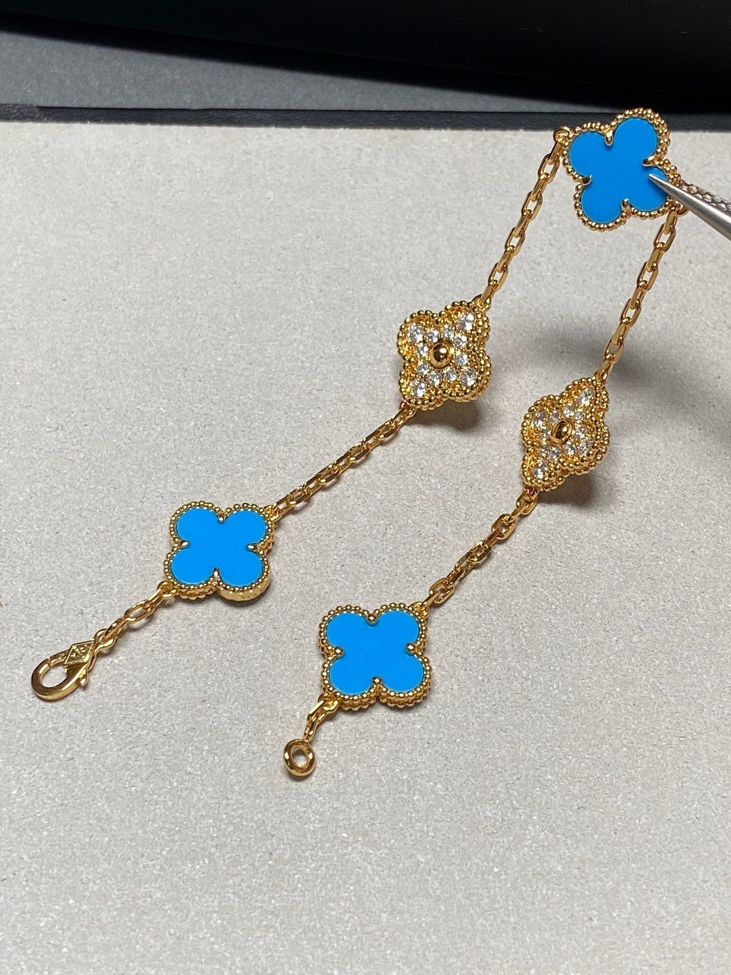 [Regal Jewels]CLOVER 5 MOTIF BLUE CHALCEDONY DIAMOND GOLD BRACELET