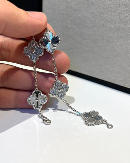 [Regal Jewels]CLOVER 5 MOTIF SILVER DIAMOND BRACELET