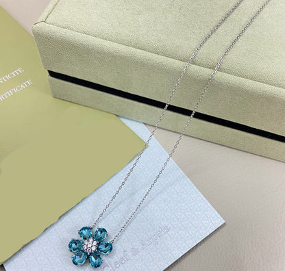 [Regal Jewels] flower necklace