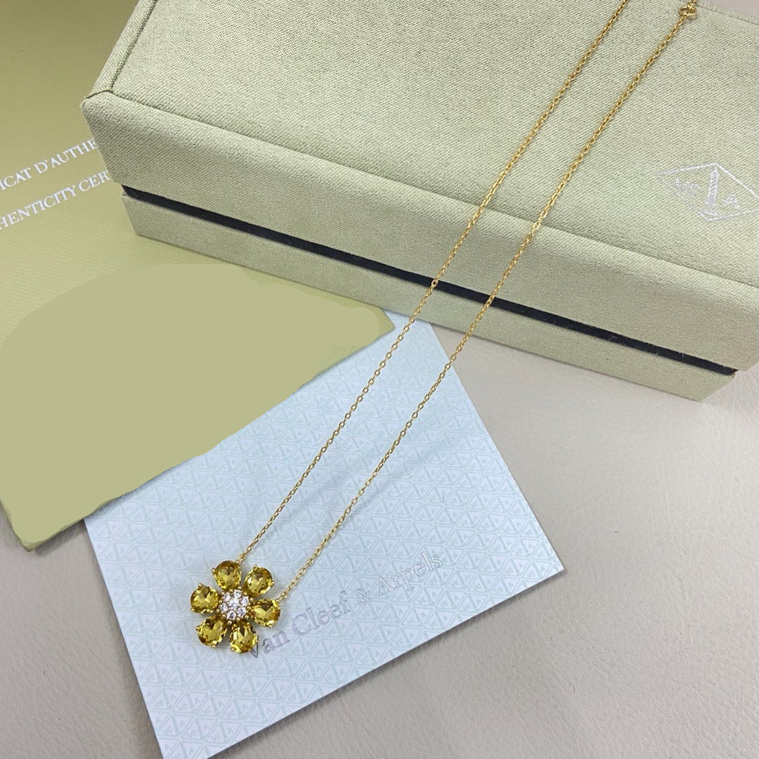 [Regal Jewels] flower necklace