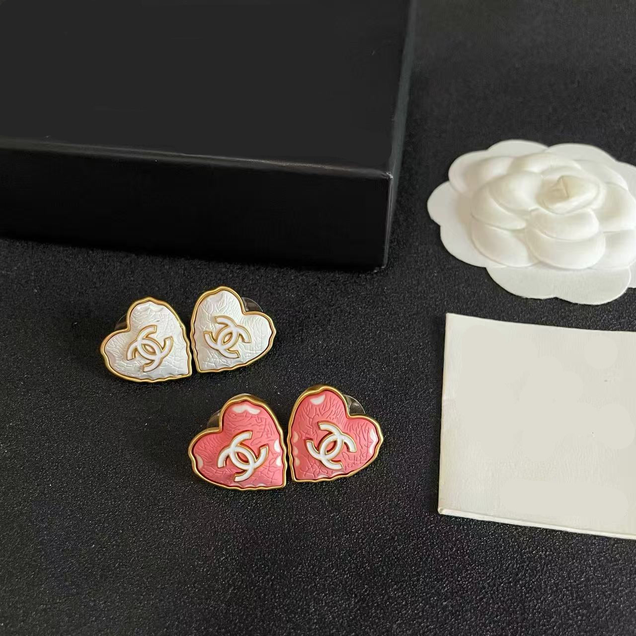 [Regal Jewels] Heart-shaped Necklace & Earring Set