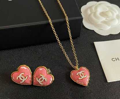 [Regal Jewels] Heart-shaped Necklace & Earring Set
