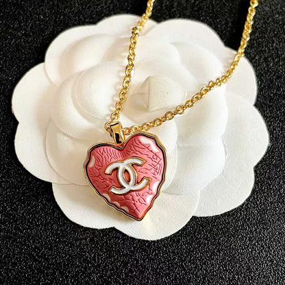 [Regal Jewels] Heart-shaped Necklace & Earring Set