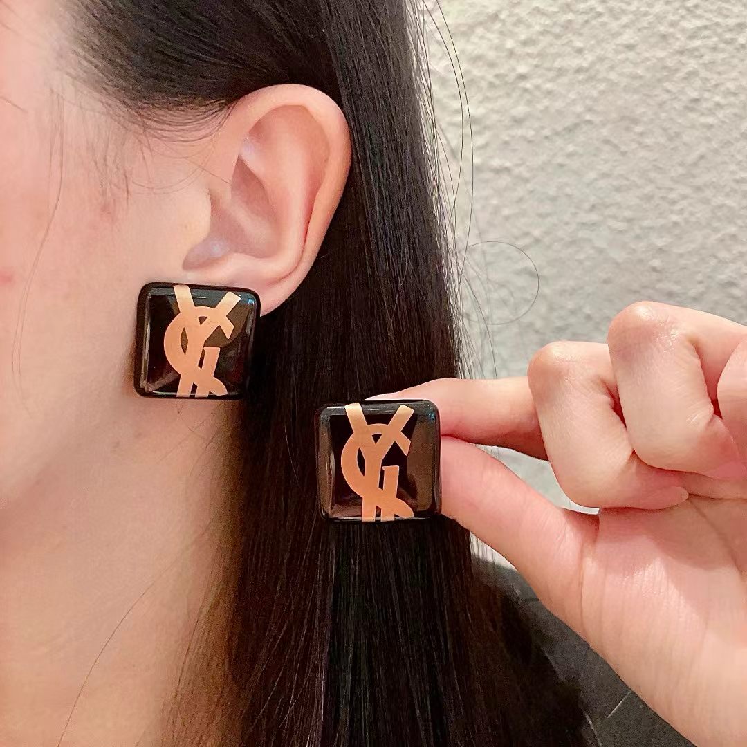 [Regal Jewels]Classic Letter Earrings