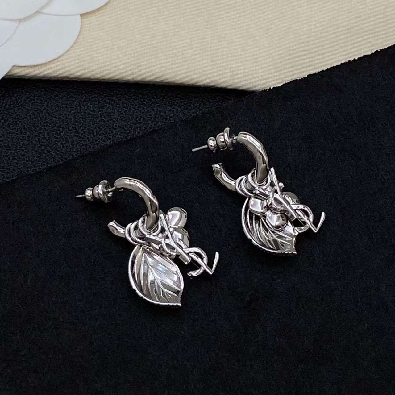 [Regal Jewels]Double-Chain Disc Pendant Necklace