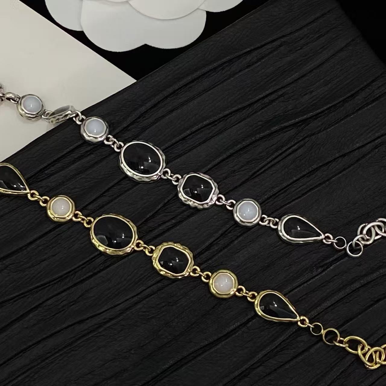 ¡®Regal JewelsCabochon Stone Bracelet
