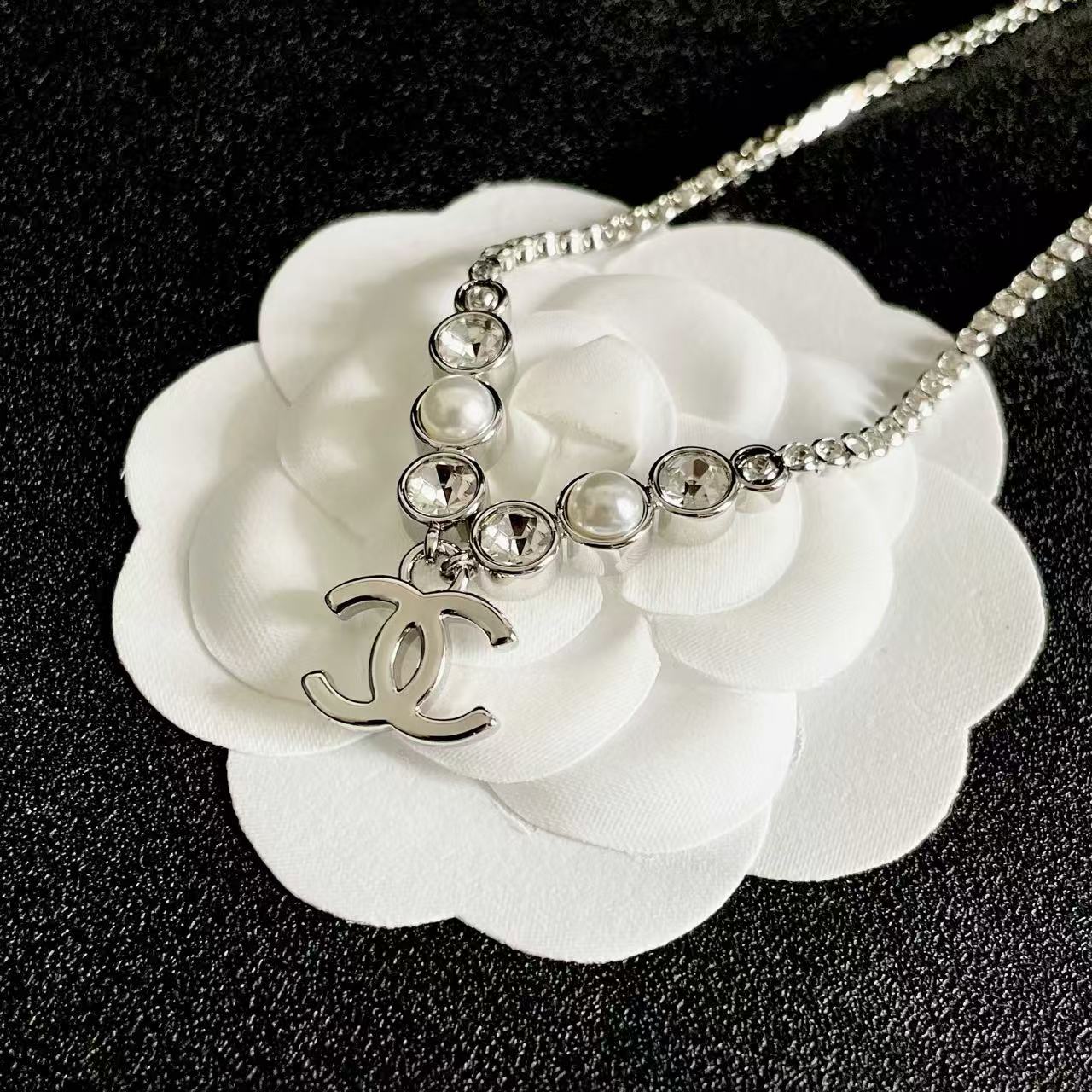 [Regal Jewels]Double C Necklace with Pearls & Cubic Zirconia