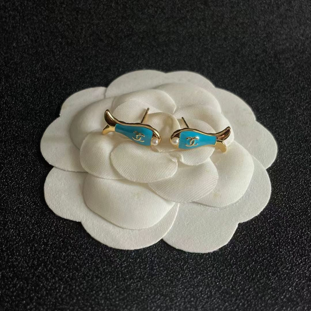 [Regal Jewels]Fish Stud Earrings