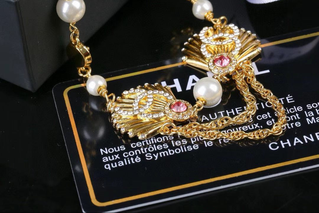 [Regal Jewels]Vintage Fan Motif Double CC Crystal & Pearl Necklace