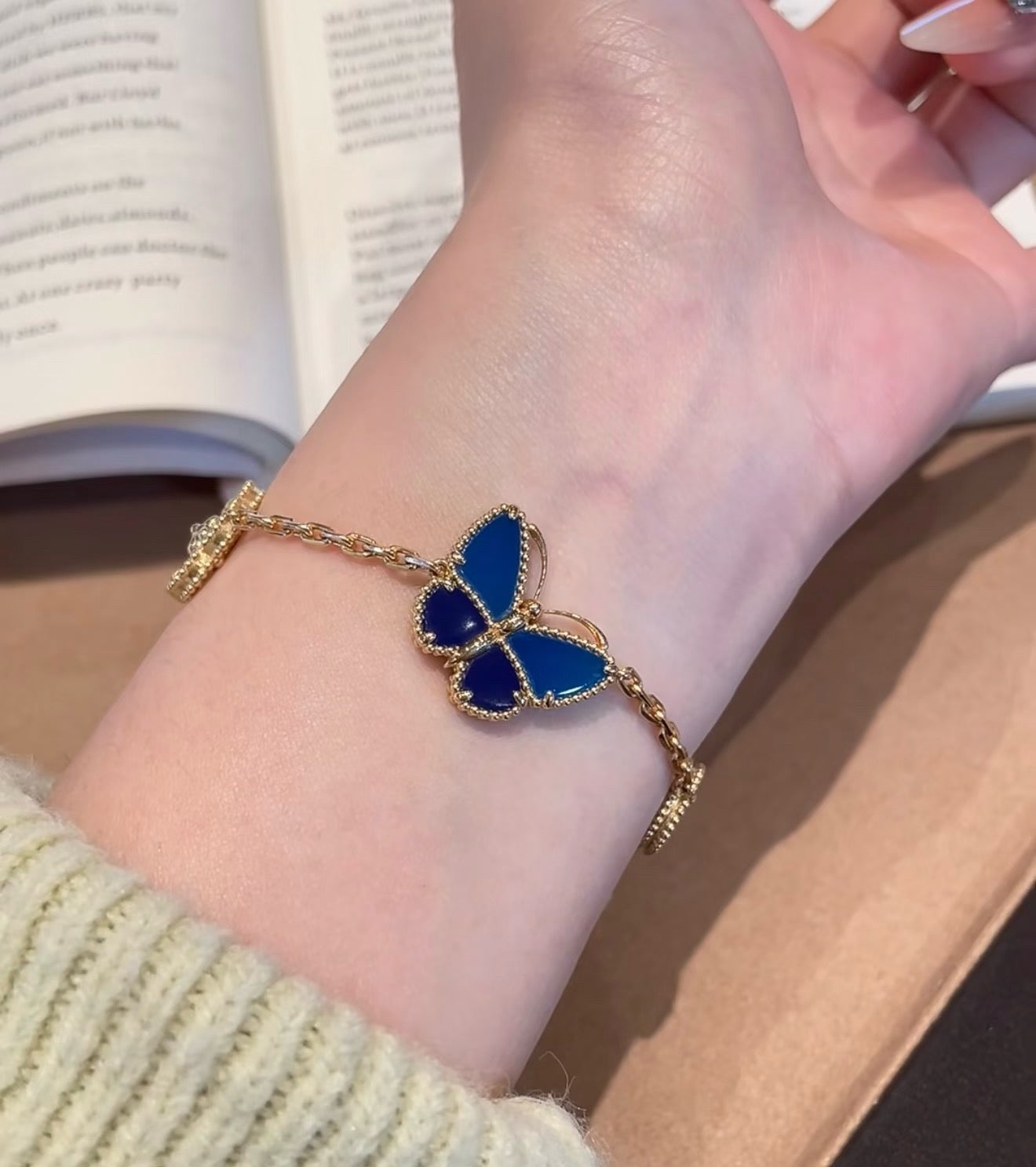 [Regal Jewels]LUCKY SPRING BUTTERFLY 5 MOTIF BRACELET