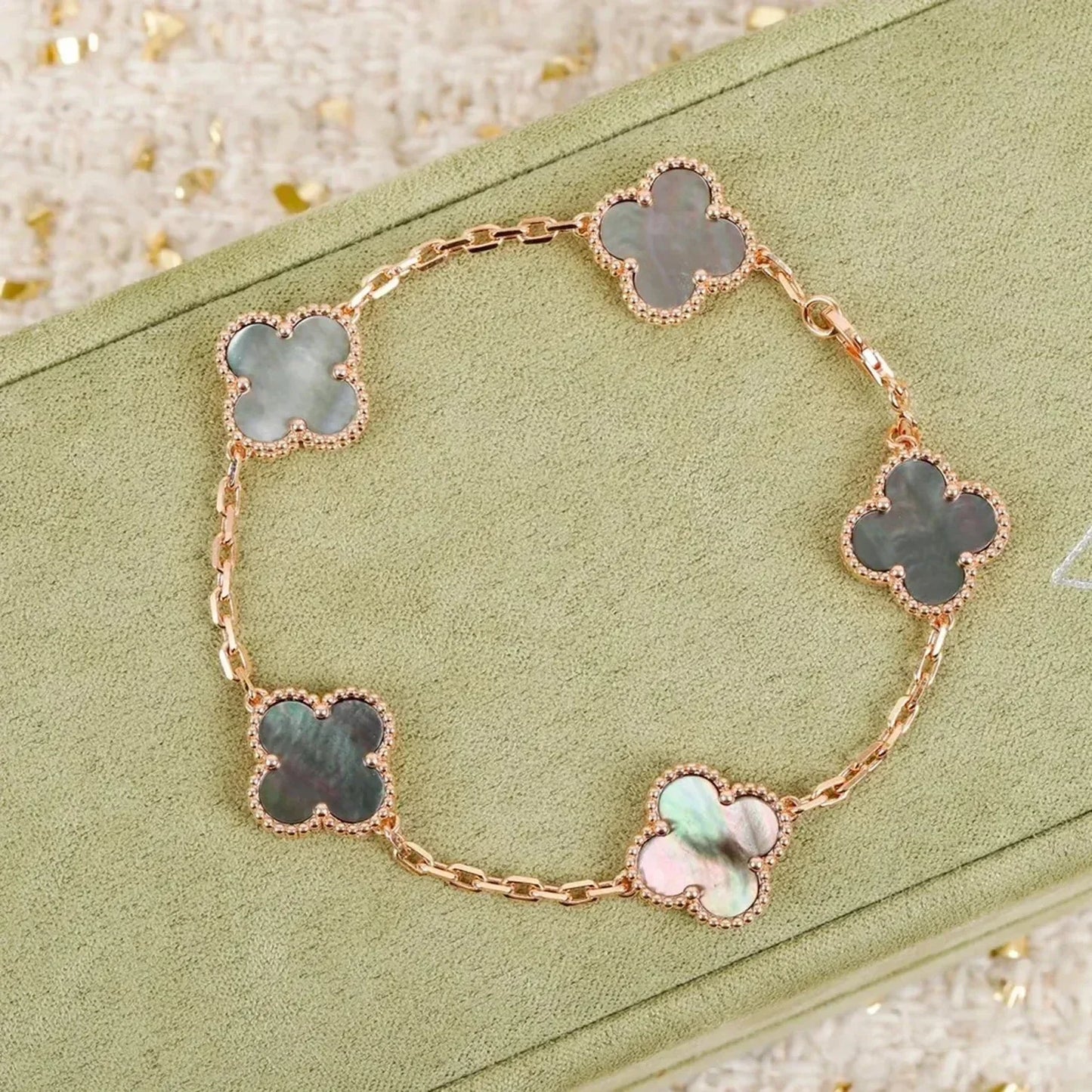 [Regal Jewels]CLOVER 5 MOTIF GRAY MOP  BRACELET